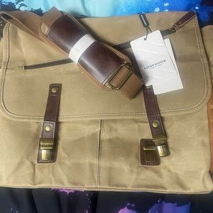 LOVEVOOK Mens Messenger Bag,computer bag. Travel bag. Waterproof NEW wTags